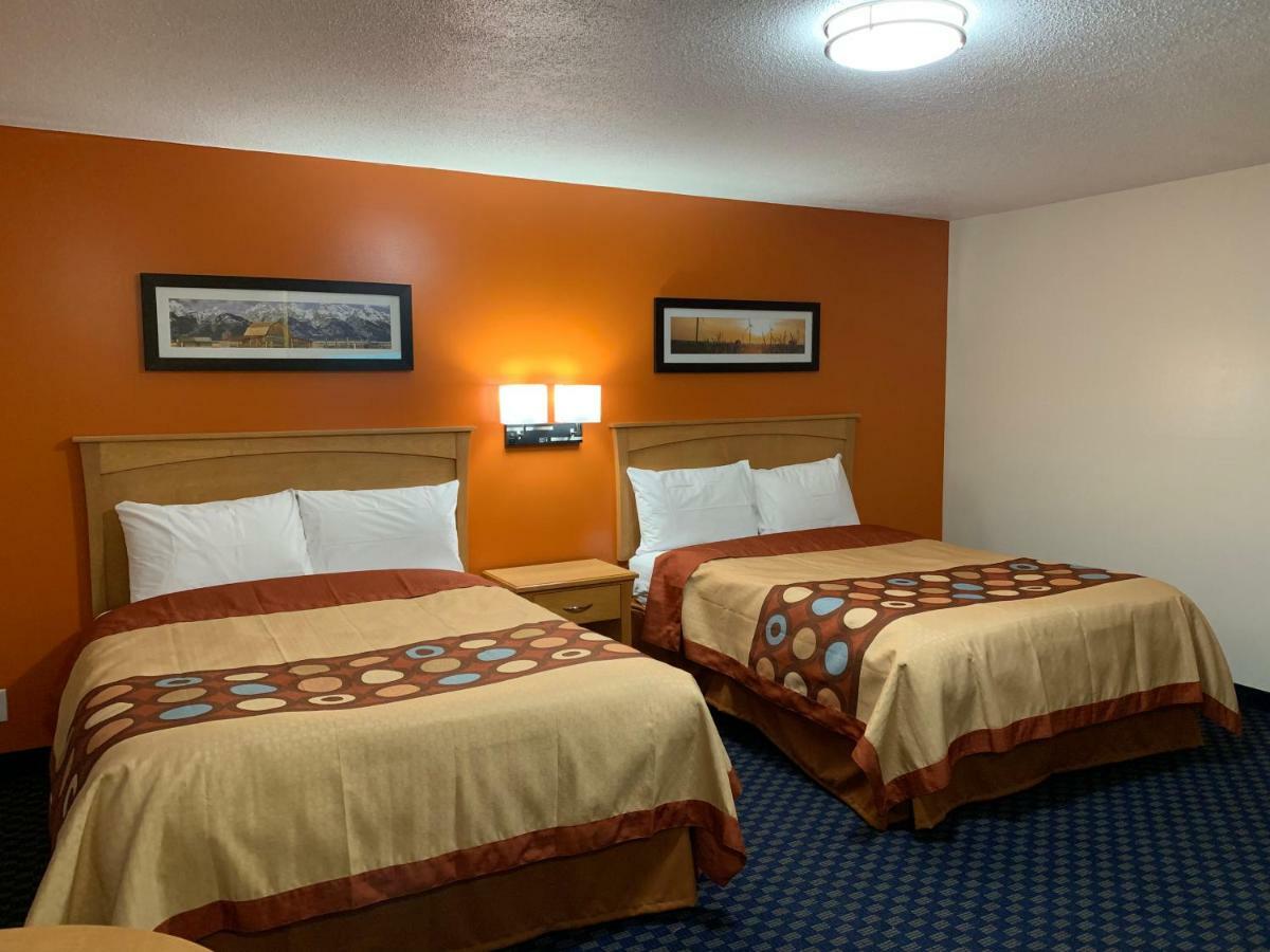 Neepawa Westway Inn Motel מראה חיצוני תמונה