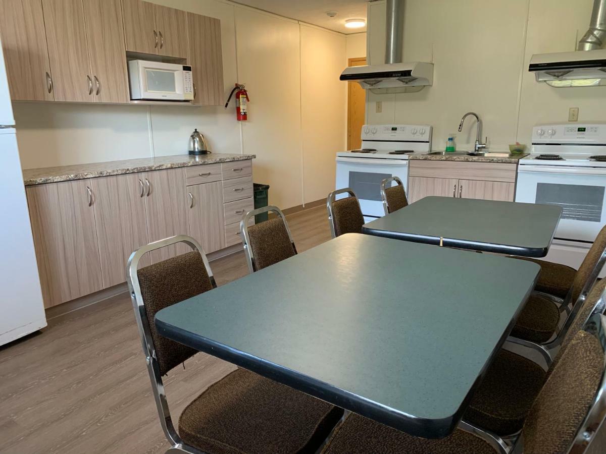 Neepawa Westway Inn Motel מראה חיצוני תמונה