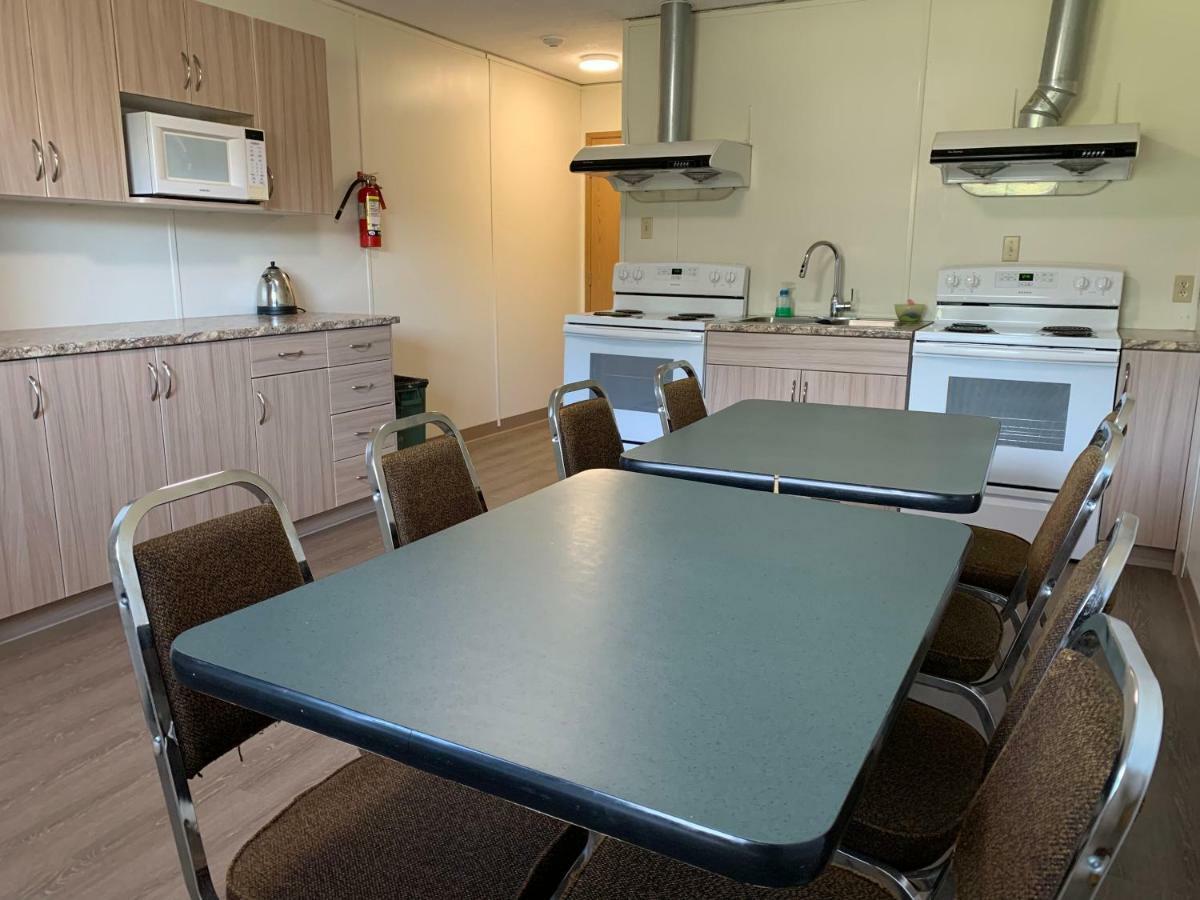 Neepawa Westway Inn Motel מראה חיצוני תמונה