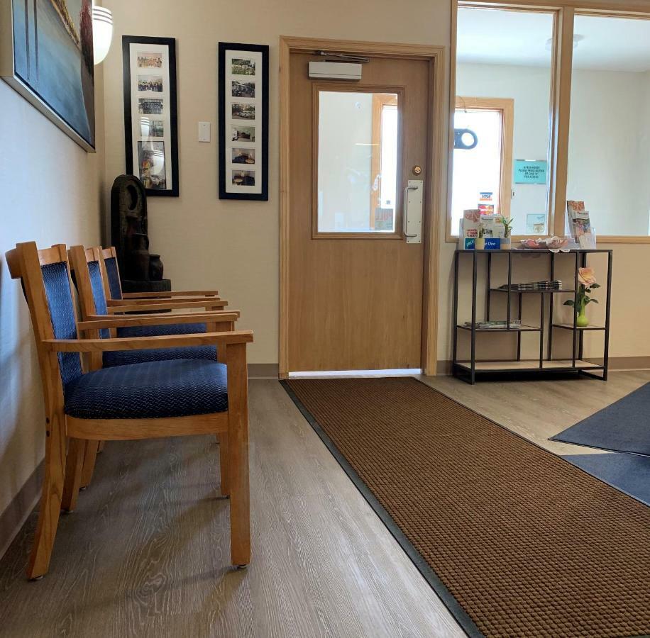 Neepawa Westway Inn Motel מראה חיצוני תמונה